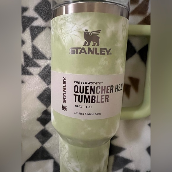 Stanley 40 oz Stainless Steel H2.0 FlowState Quencher Tumbler in Citron Tie Dye - Picture 2 of 11